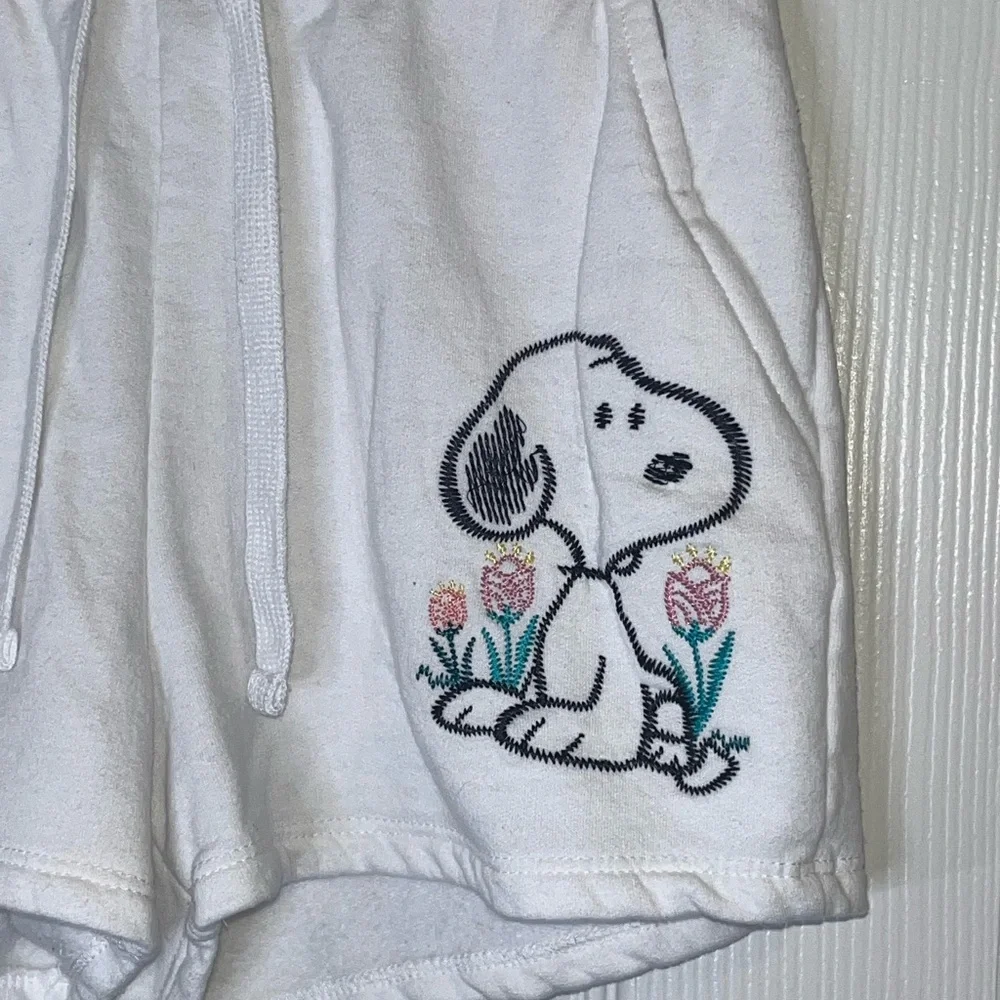 Peanuts Women small set of sweatshirt and short pants white - Picture 7 of 9